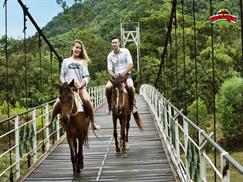 Khu du lịch Madagui - cưỡi ngựa qua cầu treo
