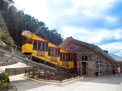 Khu du lịch Bà Nà Hills - xe lửa leo núi