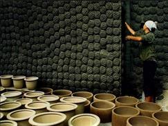 Làng gốm Bát Tràng - bức tường than độc đáo
