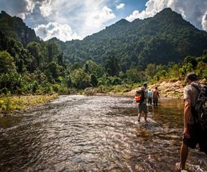 Hang Én Quảng Bình - trekking theo dòng Rào Thương