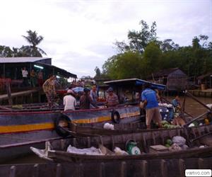 Chợ nổi Ba Ngàn - ghe bầu mua sỉ Chợ nổi Ba Ngàn - ghe bầu mua sỉ
