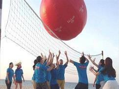 Bãi biển Thuận An - nhóm bạn tổ chức teambuilding