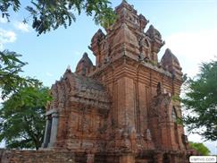Tháp Pôklông Garai Ninh Thuận có kiến trúc đẹp mắt
