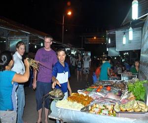 Dinh Cau night market