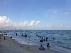 Bãi biển Đồi Dương là điểm tắm mát vui chơi lý tưởng