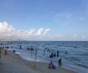 Bãi biển Đồi Dương là điểm tắm mát vui chơi lý tưởng