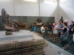 Bảo tàng điêu khắc Chăm Đà Nẵng thu hút du khách