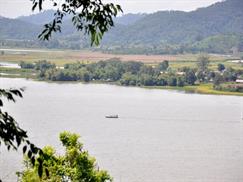 Hồ Lắk thơ mộng