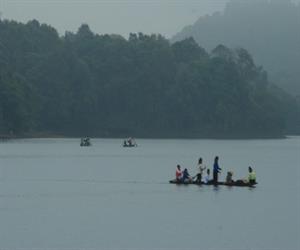 Hồ Pa Khoang trong buổi sớm mai