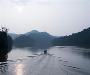 Hồ Pa Khoang - du thuyền ngoạn cảnh