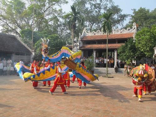 Chùa Bà Đanh Hà Nam - múa rồng dịp lễ hội