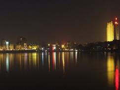 Hồ Tây Hà Nội về đêm