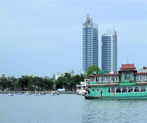 Hồ Tây Hà Nội - du thuyền