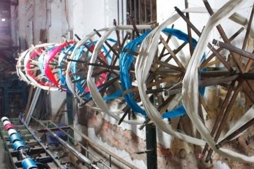 The old loom in operation