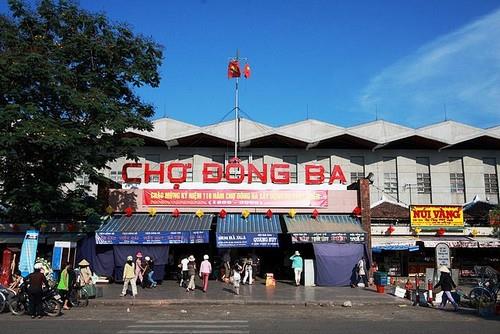 Dong Ba market