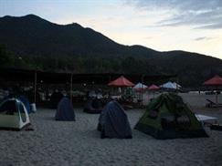 Bãi Dài Nha Trang - lều trại nghỉ đêm trên bờ biển