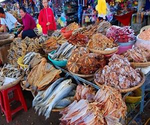 Chợ Đầm Nha Trang - đủ loại hải sản khô