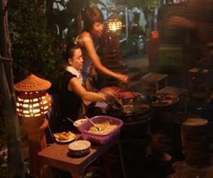 Chợ đêm Nha Trang có nhiều món ăn vặt