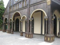 Nhà thờ gỗ Kon Tum - kiến trúc mặt ngoài