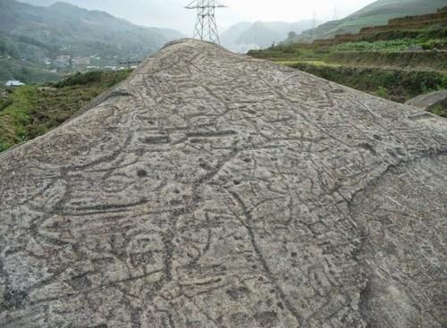 Bãi đá cổ Sapa với những hình khắc xa xưa