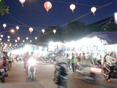 Chợ đêm Tân An lung linh ánh đèn