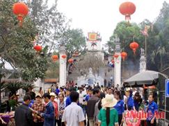 Đền Cuông Nghệ An nhộn nhịp du khách dịp lễ hội