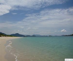 Bãi biển Bình Tiên Ninh Thuận đậm vẻ yên bình
