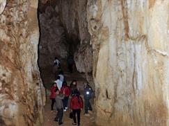 Vườn quốc gia Xuân Sơn - tham quan hang động