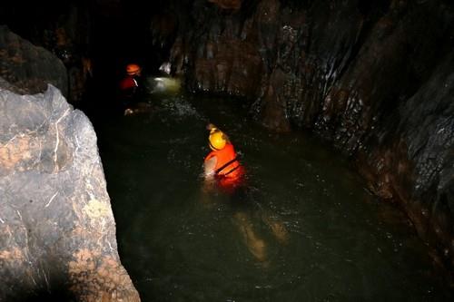 Hang Toi cave 02