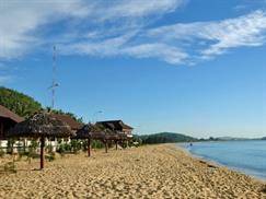 Bãi biển Sa Huỳnh - một góc thanh bình