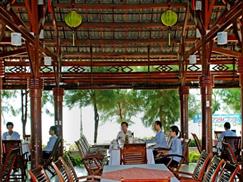 Khu nhà hàng - nhà nghỉ ở bãi biển Mỹ Khê Quảng Ngãi