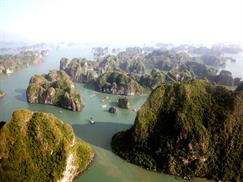 Halong Bay helicopter trip 01