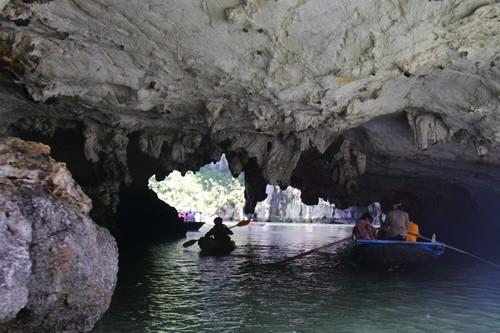 Luon cave 04