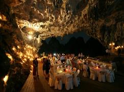 Trong cave dinner 01