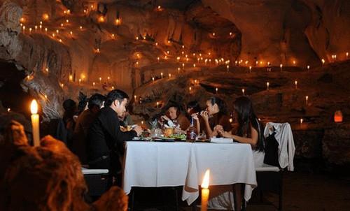 Trong cave dinner 02