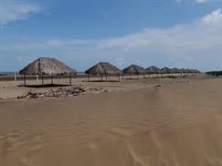 Bãi biển Ba Động - chòi lá bên cồn cát