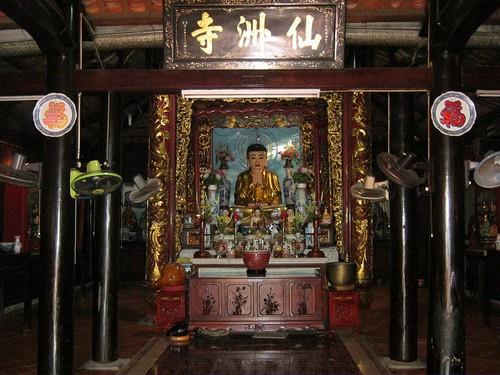 Chùa Tiên Châu - tượng thờ bên trong