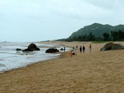 Bãi biển Thùy Dương Phước Hải còn đậm nét hoang sơ