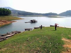 Hồ Thác Bà Yên Bái mang đậm vẻ thôn dã