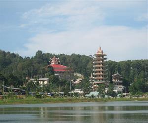 Chùa Vạn Linh núi Cấm