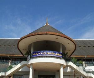 Trung tâm thương mại Lao Bảo